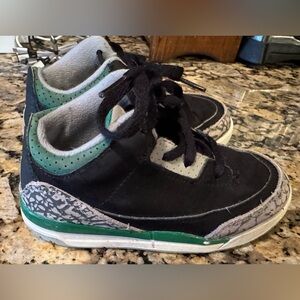 Nike Air Jordan Toddler Sneakers Size 9C Black Green Elephant Print